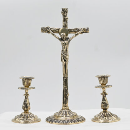 Komplet kolędowy mosiężny – Krzyż „Drzewo” ok. 29 cm. o podstawie okrągłej – lichtarze ok. 12 cm